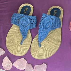Mia Womens Nefeli Crochet Thong Flip-Flops